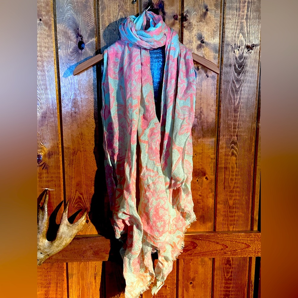 Gap scarf